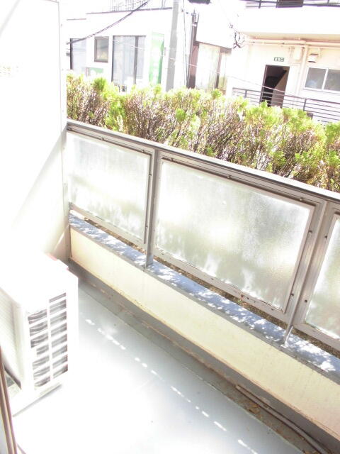 バルコニー　日当たり良好です。