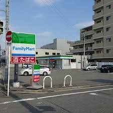 コンビニ　ファミリーマート東大阪森河内西店（コンビニ）まで200m