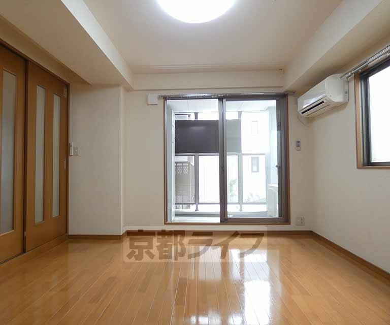 居室・リビング　２面採光の明るいお部屋です！