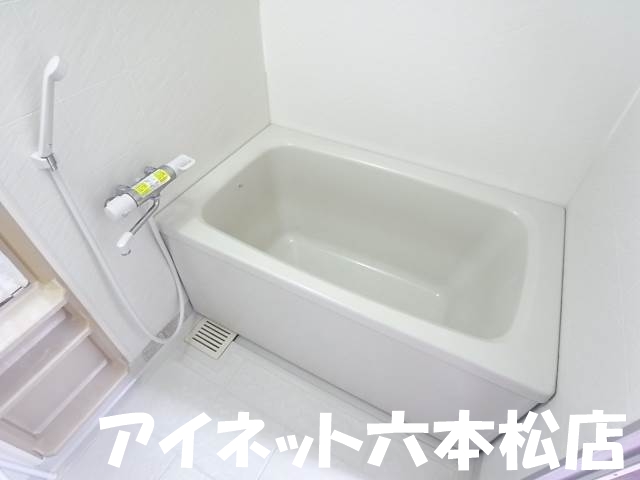 バス・シャワールーム　1日の疲れを癒しましょう。