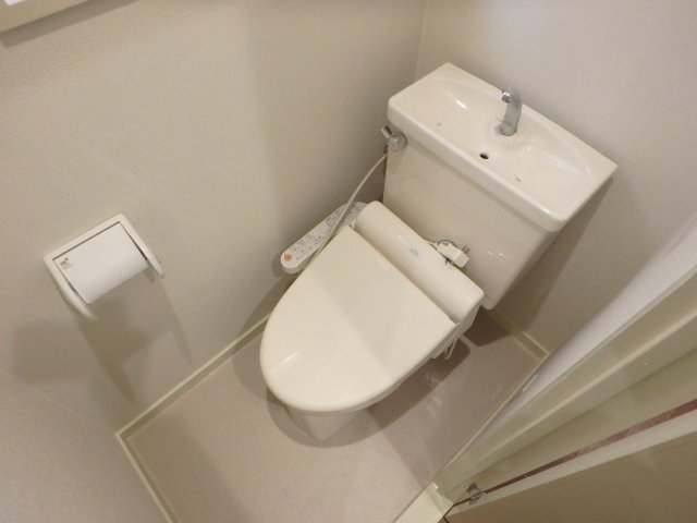 トイレ　落ち着いたトイレです