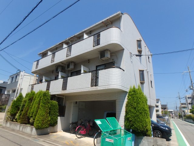 建物外観　落ち着いた雰囲気の外観です