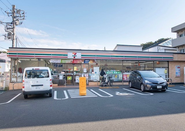 コンビニ　セブンイレブン　目黒碑文谷3丁目店（コンビニ）まで428m