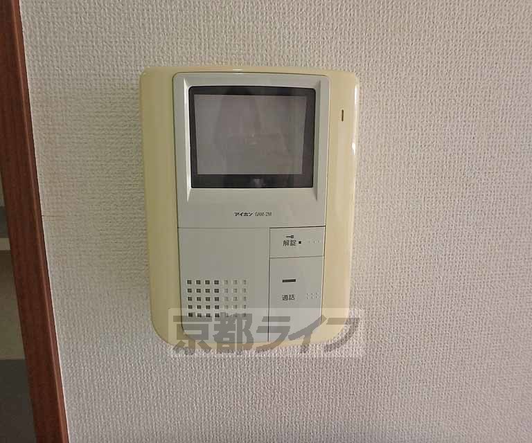 セキュリティ　鍵をかけたまま訪問者と会話ができます