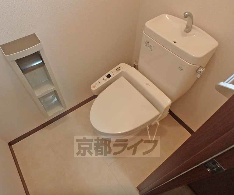 トイレ　シンプルで使いやすいトイレスペース
