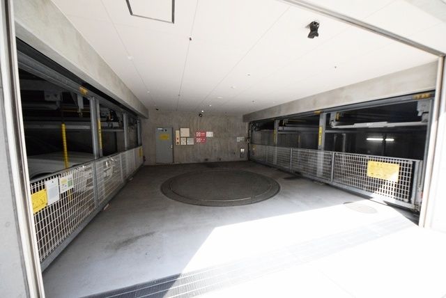 駐車場　駐車場