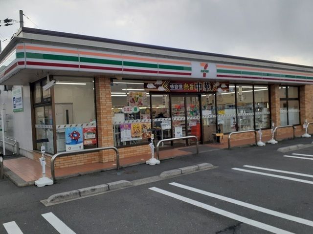 コンビニ　セブンイレブン 城陽平川店（コンビニ）まで800m