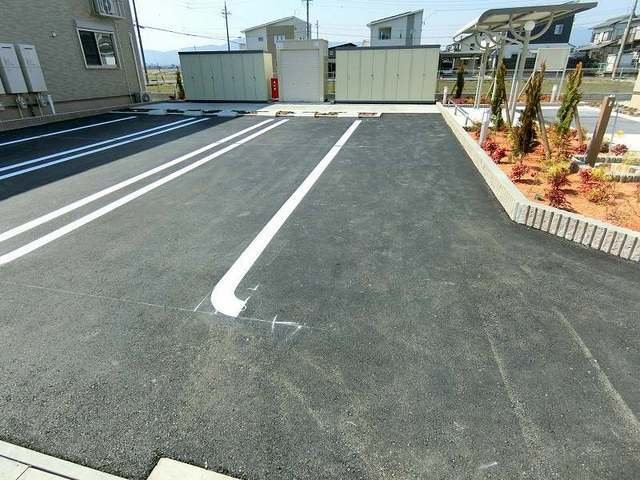 駐車場　駐車スペースもあります