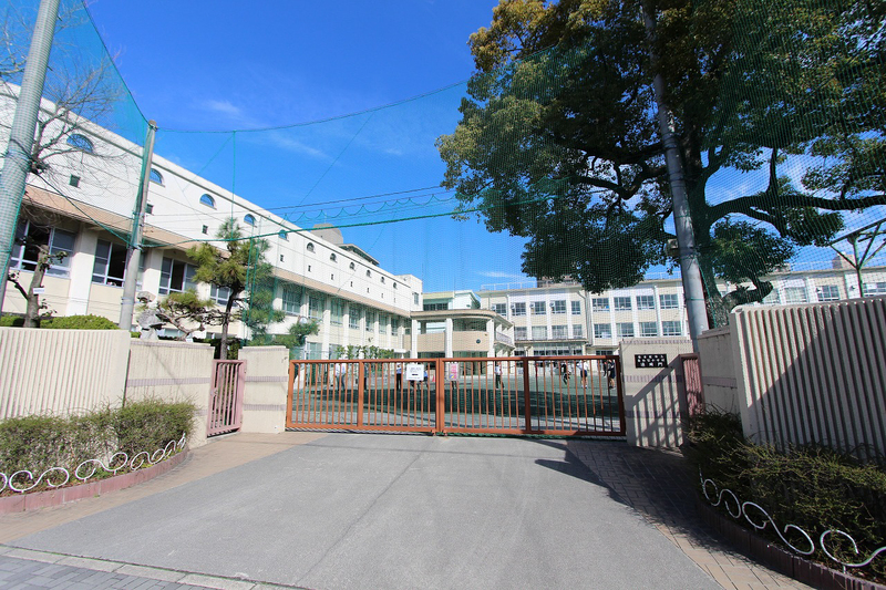小学校　東白壁小学校（小学校）まで887m