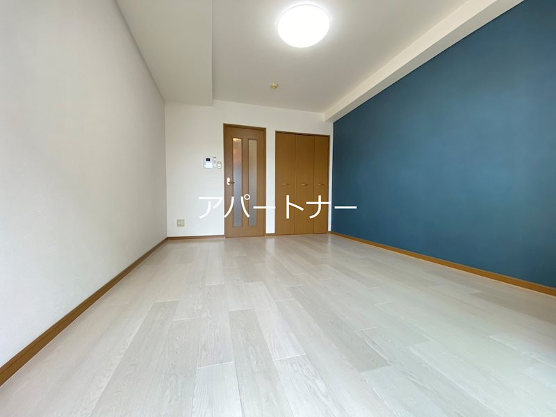 居室・リビング　※現状有姿※写真は別号室、同じ間取りのお部屋です。