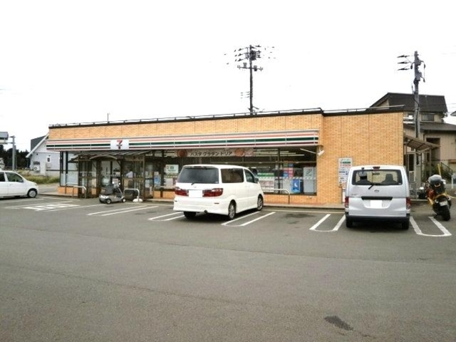 コンビニ　セブンイレブン小出インター店（コンビニ）まで390m