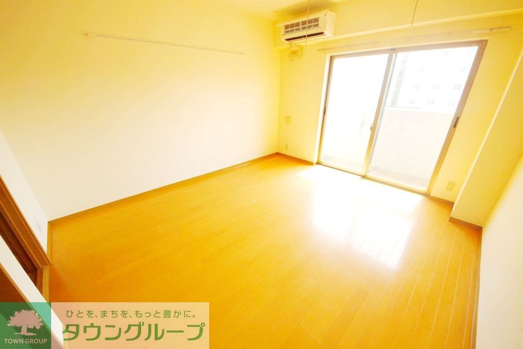 居室・リビング　同物件別部屋写真
