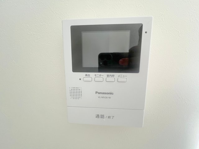 セキュリティ　TVモニターホンで来客が誰か確認してから開けて下さいね