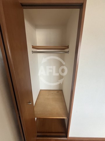 収納　プレサンス新大阪　クローゼット