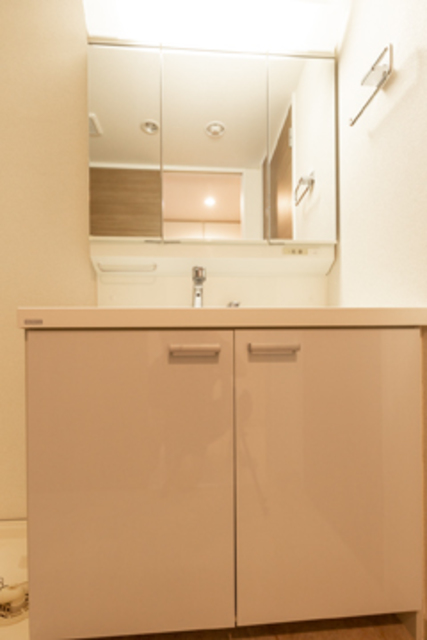 洗面設備　※写真は同タイプ住戸です。