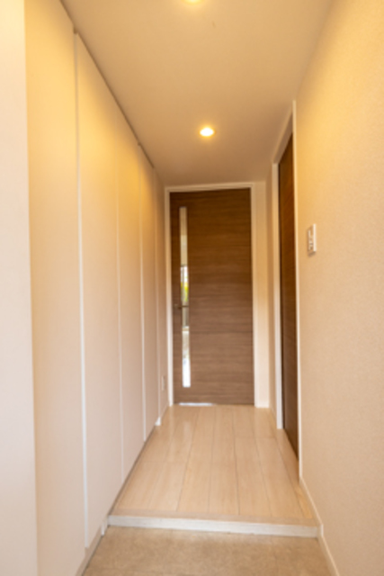 玄関　※写真は同タイプ住戸です。
