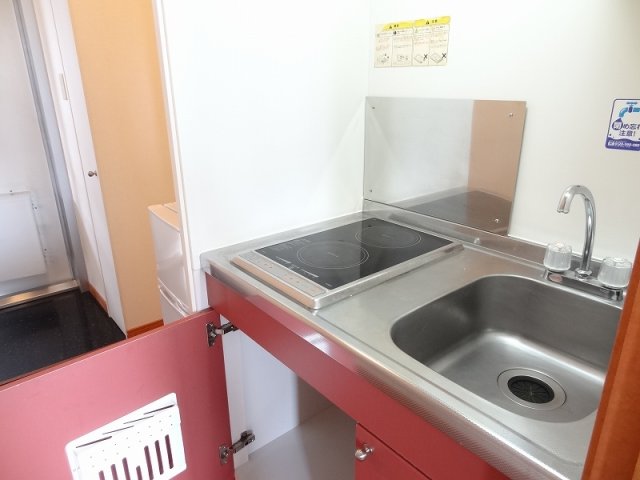 キッチン　備品設置状況や仕様は号室等により異なります。