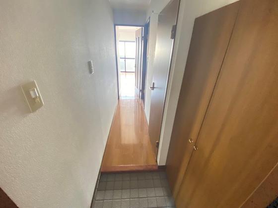 玄関　※別部屋の写真です