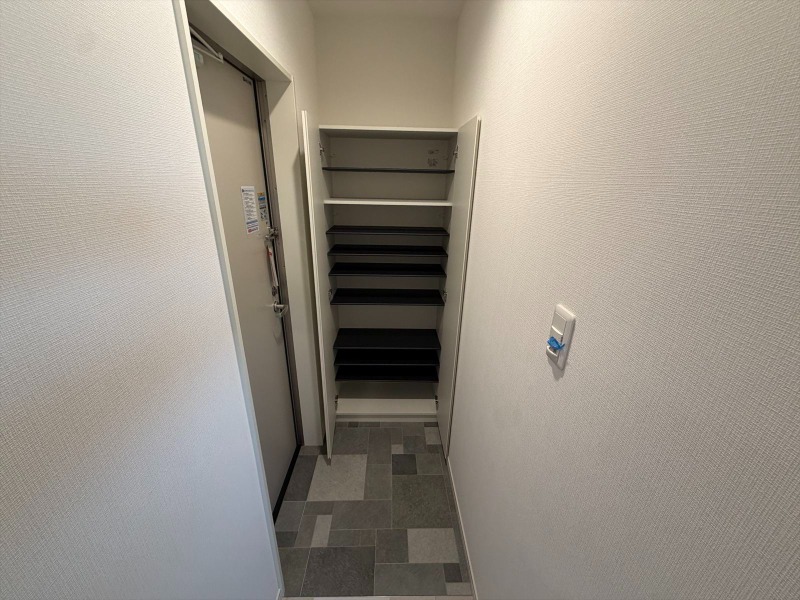 玄関　玄関収納