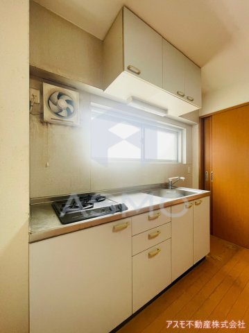 キッチン　同マンション別部屋　参考写真