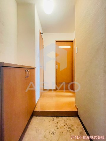 玄関　同マンション別部屋　参考写真