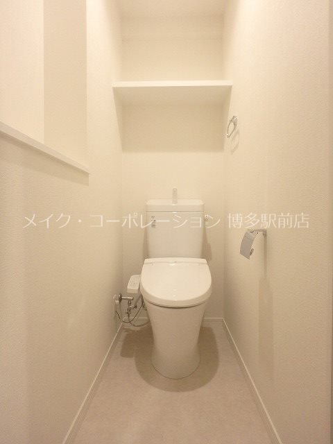 トイレ　※階数でキッチン・建具・扉・フローリングの色は違います