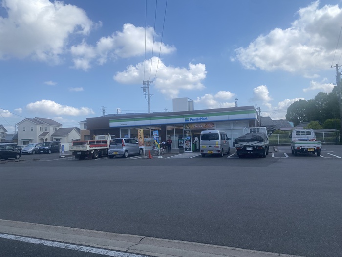 コンビニ　ファミリーマート野田町店（コンビニ）まで299m