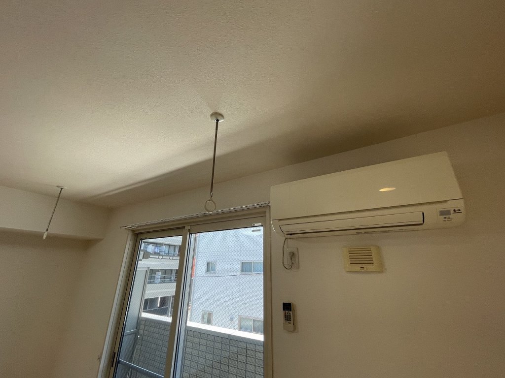 その他設備　室内物干し・エアコンあり。
