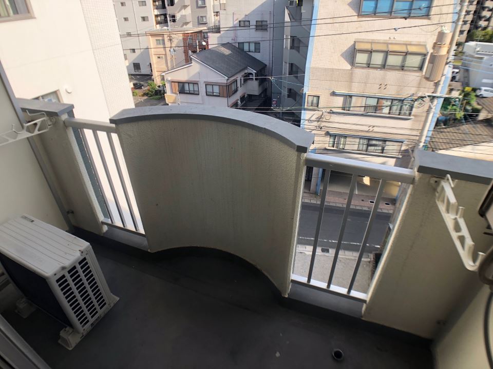 バルコニー　東向きのお部屋です