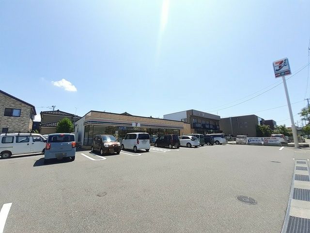 コンビニ　セブンイレブン新潟小針１丁目店（コンビニ）まで363m