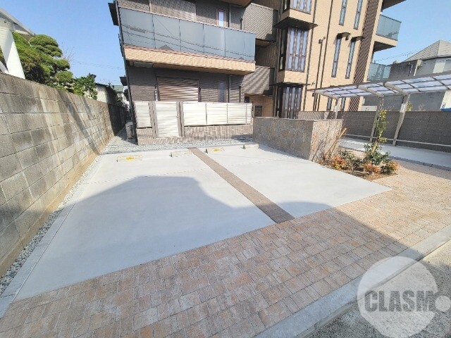駐車場　敷地内駐車場