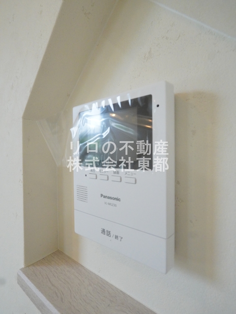 セキュリティ　来訪者の姿を確認できるＴＶモニター付インターホン設置済です！