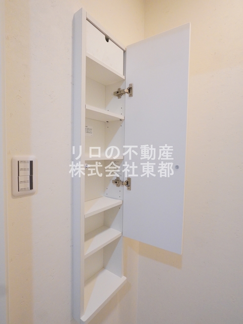 収納　埋め込み収納なので、お部屋をスッキリ見せることができます。