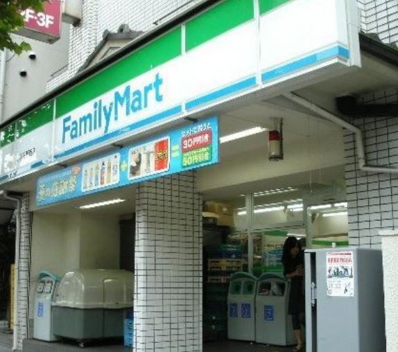 コンビニ　ファミリーマート亀沢一丁目店（コンビニ）まで80m