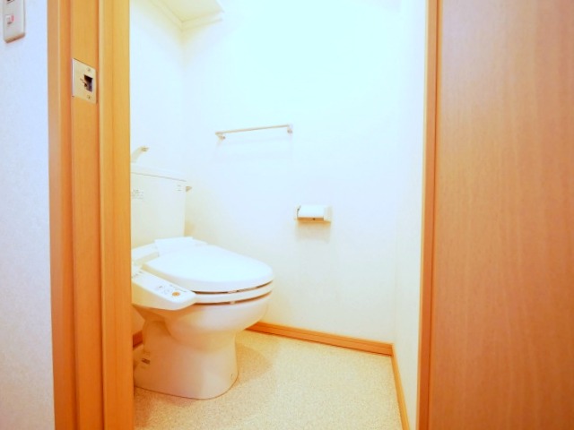 トイレ　ウォシュレット付きのトイレです♪