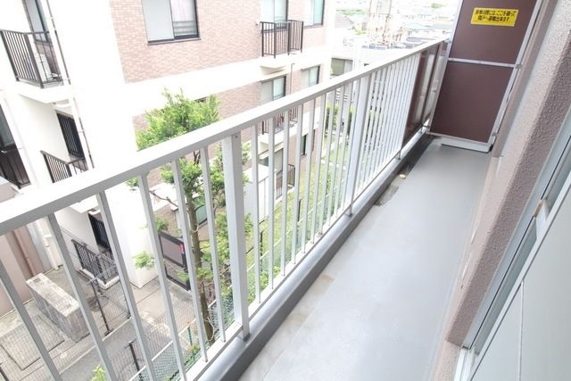 バルコニー　同物件別部屋写真