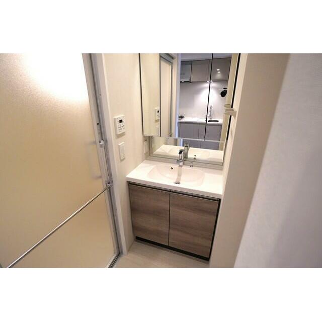 洗面設備　※写真は同タイプ住戸です。