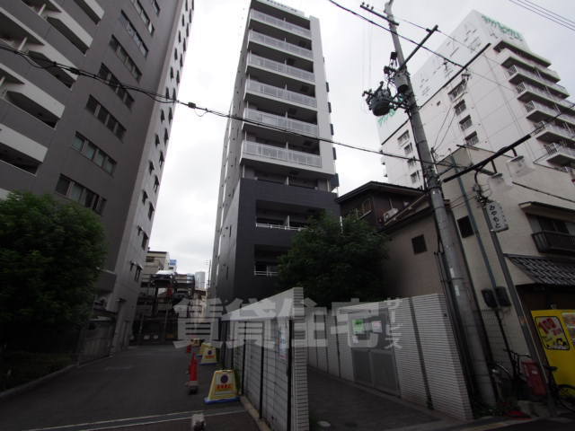 建物外観　コンビニ