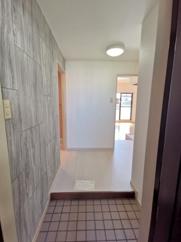 玄関　広々玄関