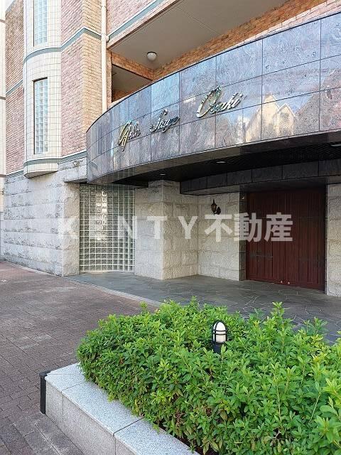 エントランス　ゆとりのあるエントランスです