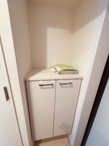 玄関　玄関収納