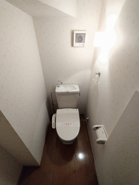 トイレ　温水洗浄便座付きトイレ