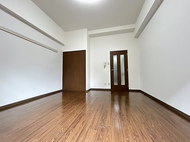 居室・リビング　同マンション別部屋