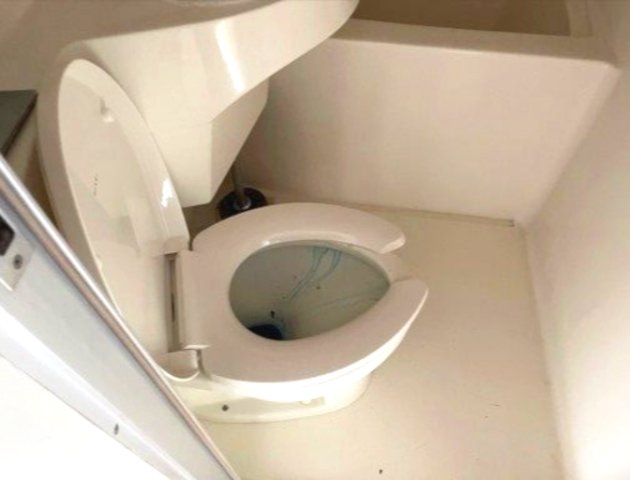 トイレ　別部屋参考写真　3点ユニット(バス・トイレ同室)