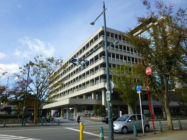 役所　高槻市役所（役所）まで572m