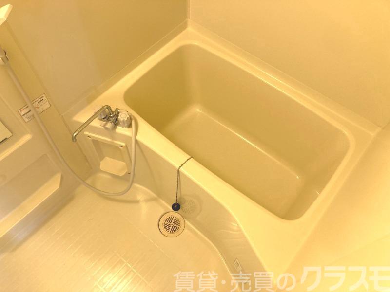 バス・シャワールーム　キレイにリフォームされています♪