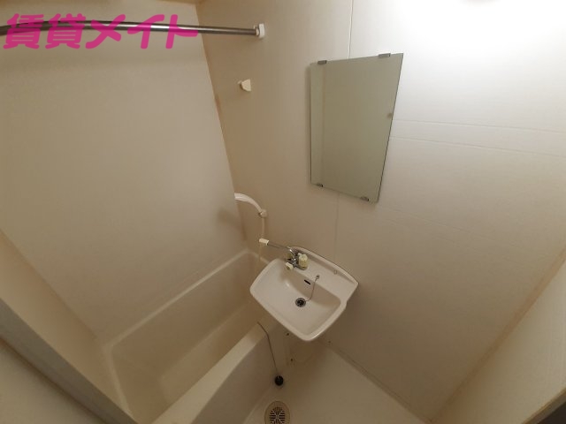 バス・シャワールーム　同型参考写真