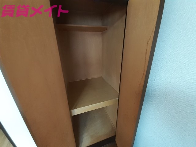 収納　同型参考写真