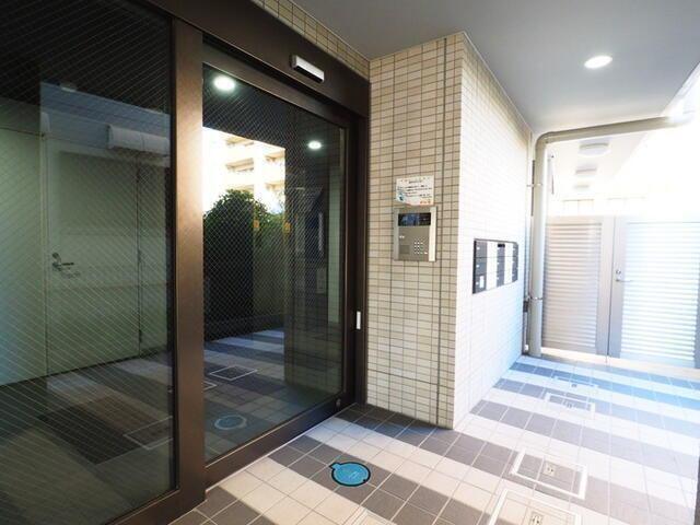 エントランス　オートロック付き