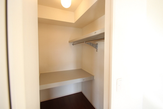収納　※同物件別部屋の写真です